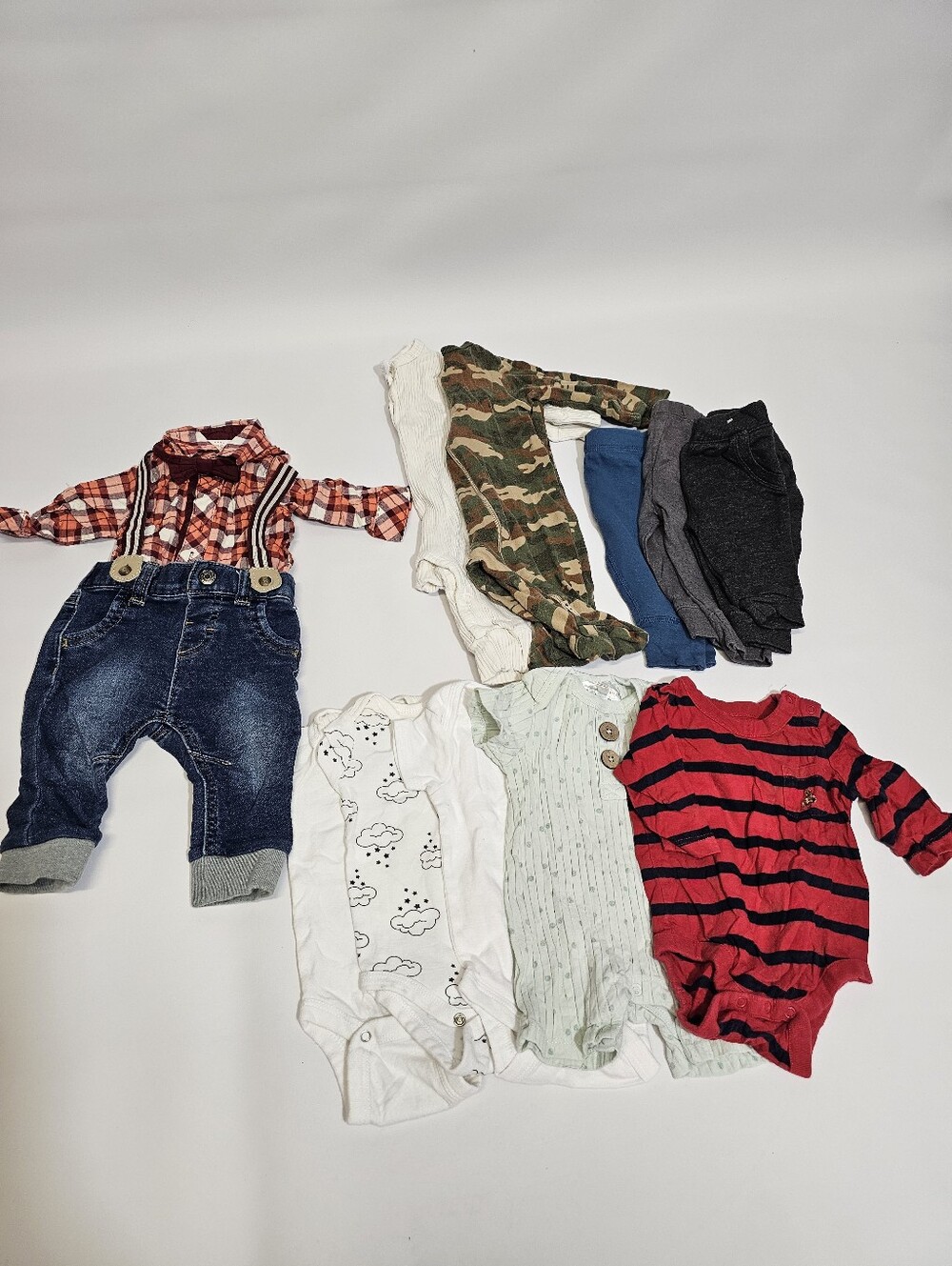 0-3m Baby Boy 12pc Clothing Lot Bundle